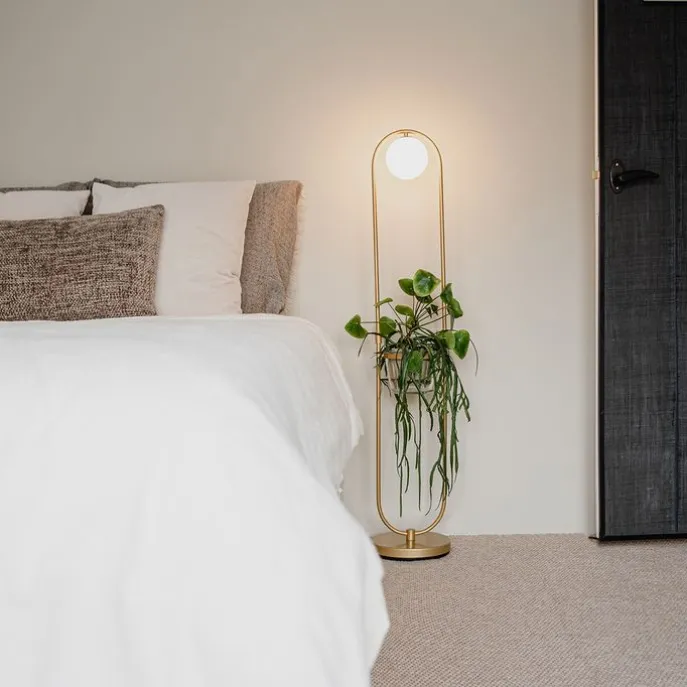 Art Deco Stehlampe Gold mit weißem Glas - Isabella