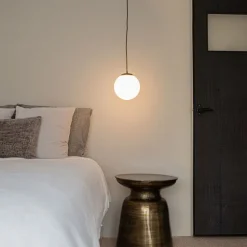 Art-Deco-Hängelampe Gold mit Opalglas - Flore