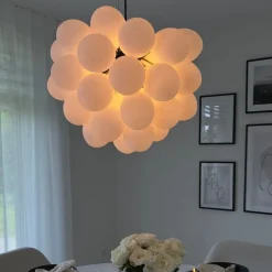 Art-Deco-Hängelampe schwarz mit Opalglas 8-flammig rund – Uvas
