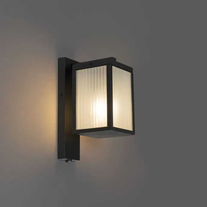 Außenwandlaterne schwarz mit geripptem Glas und Hell-Dunkel-Sensor - Charlois