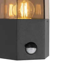 Außenwandleuchte schwarz mit Rauchglas Hexagon und Bewegungssensor - Dänemark