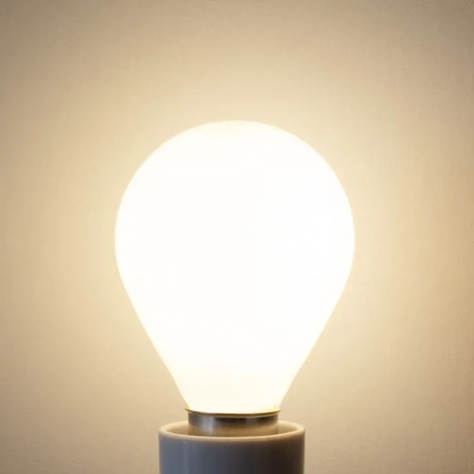 E14 Dimmbare LED-Glühbirne P45 Opal 5W 470 lm 3000K