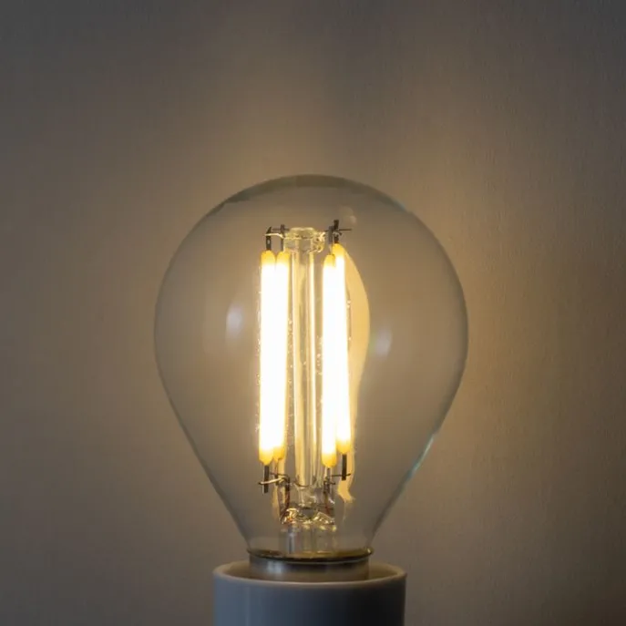 E14 3-Stufen-Dimmbare LED-Glühbirne P45 Klar 5W 470 lm 3000K