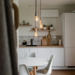 Industrielle Hängelampe schwarz mit runden 3-Lichtern aus Beton - Pedra