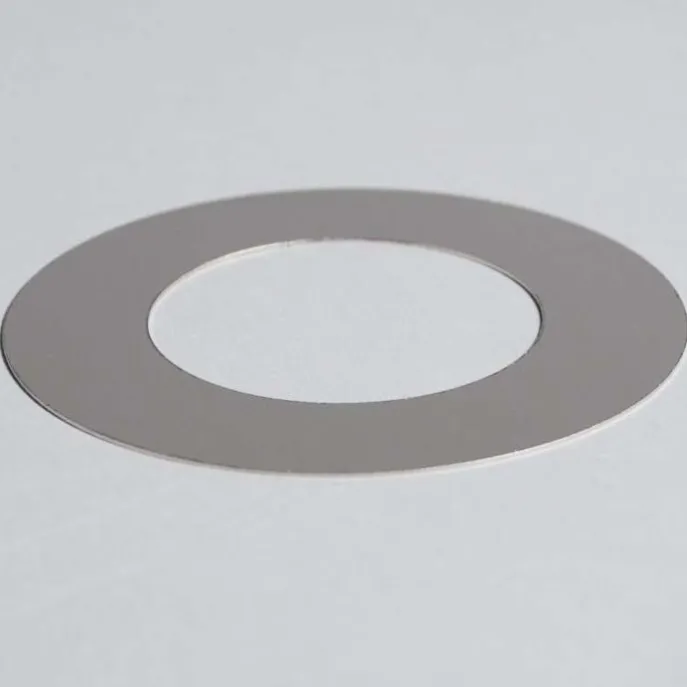 Kippbarer Einbauspot aus Stahl mit Distanzring - Edu