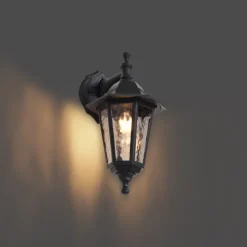 Klassische Außenwandleuchte schwarz IP44 - New Haven Gehämmert