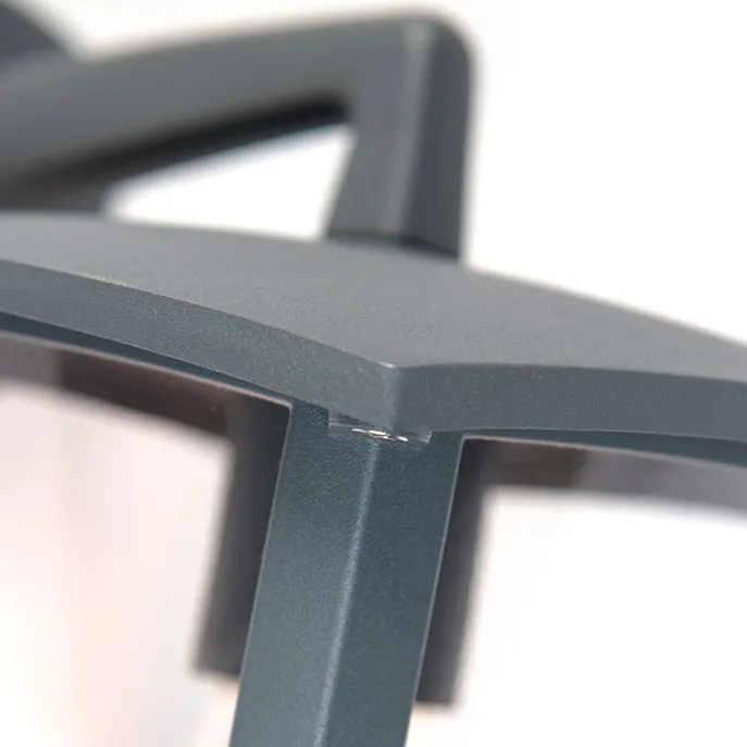 Klassische Laterne für den Außenbereich mit dunkelgrauer Schutzart IP44 - Platar