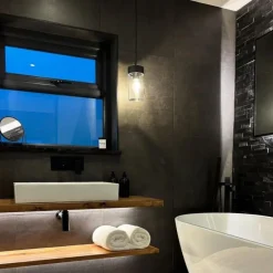 Moderne Hängelampe Schwarz mit Glas IP44 - Jarra