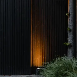 Moderner Gartenstrahler schwarz rund IP65 AR111 - Lennard