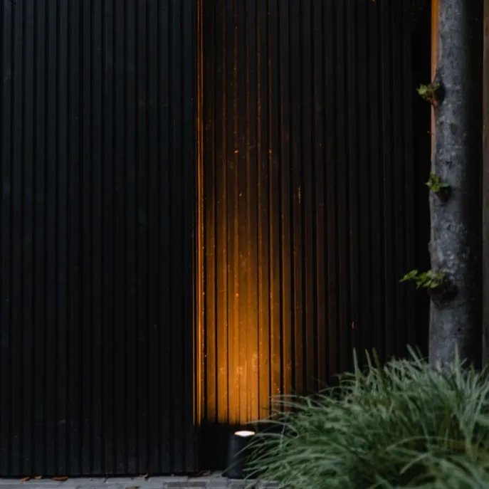 Moderner Gartenstrahler schwarz rund IP65 AR111 - Lennard