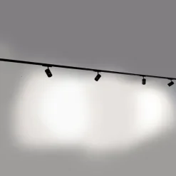 Modernes 3-Phasen-Schienensystem mit 4 schwarzen Strahlern - 3-Phasen-Ruler