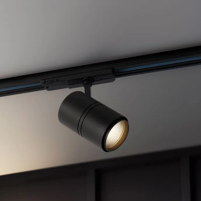 Modernes 3-Phasen-Schienensystem mit 4 schwarzen Strahlern - 3-Phasen-Ruler