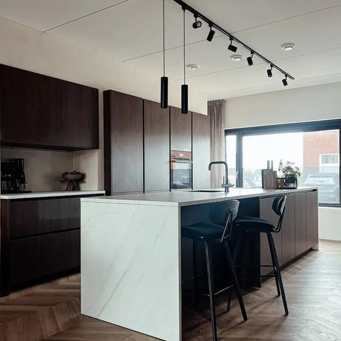 Modernes 1-Phasen-Schienensystem mit 10 Spots schwarz - Jeana