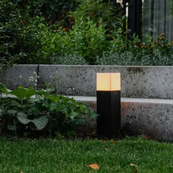 Stehende Außenlampe schwarz mit opalweißem Schirm 30 cm - Dänemark