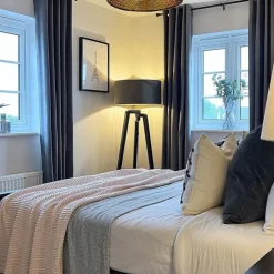 Stehleuchte Stativ schwarz mit taupe Schirm und Gold 50 cm - Puros