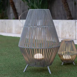 Taupe Stehleuchte inklusive dimmbarer LED, IP54, wiederaufladbar mit Fernbedienung - Conta